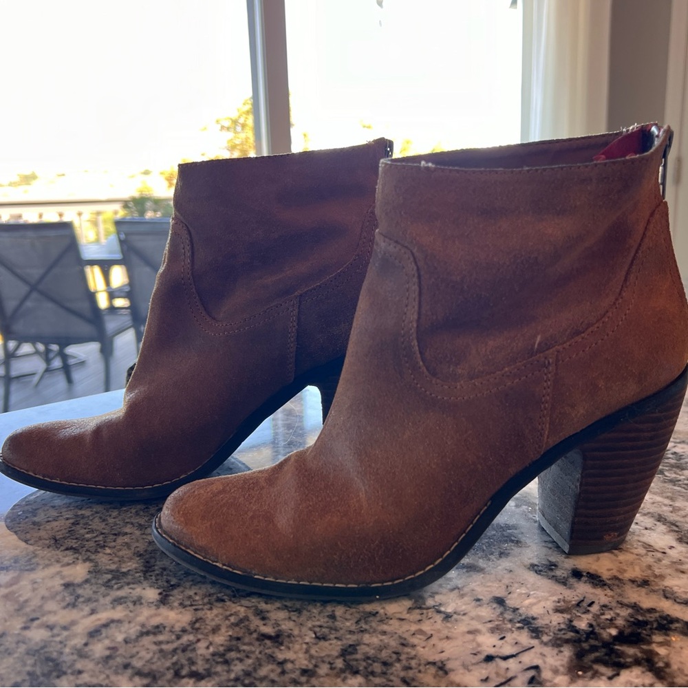 Dolce vita size 9 cowboy booties